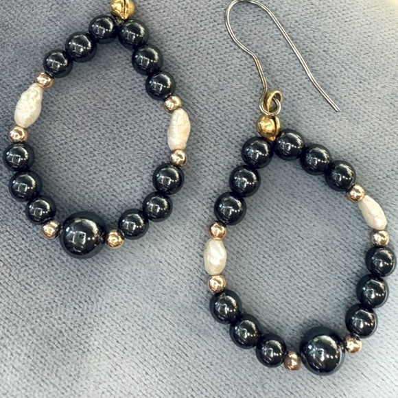 Vintage Hematite and pearl drop teardrop shaped beaded earrings - Picture 1 of 5